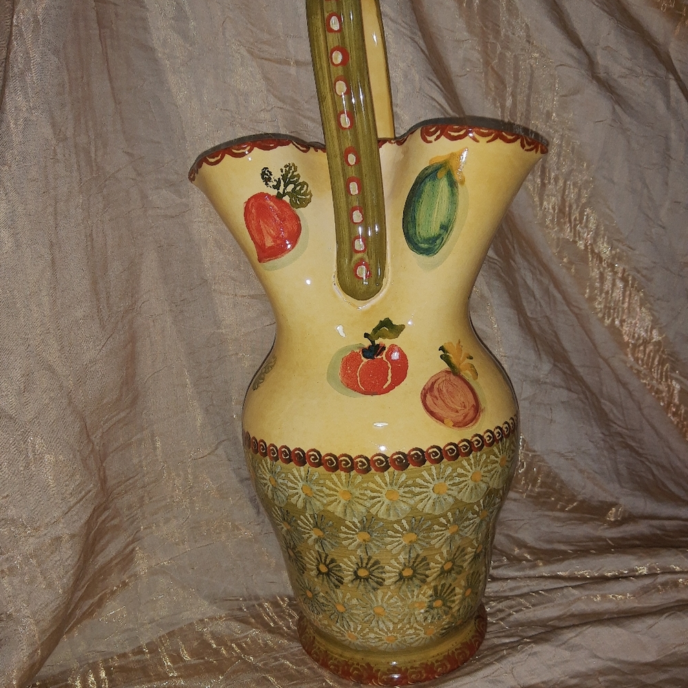 NEIMAN MARCUS POTTERY VASE
